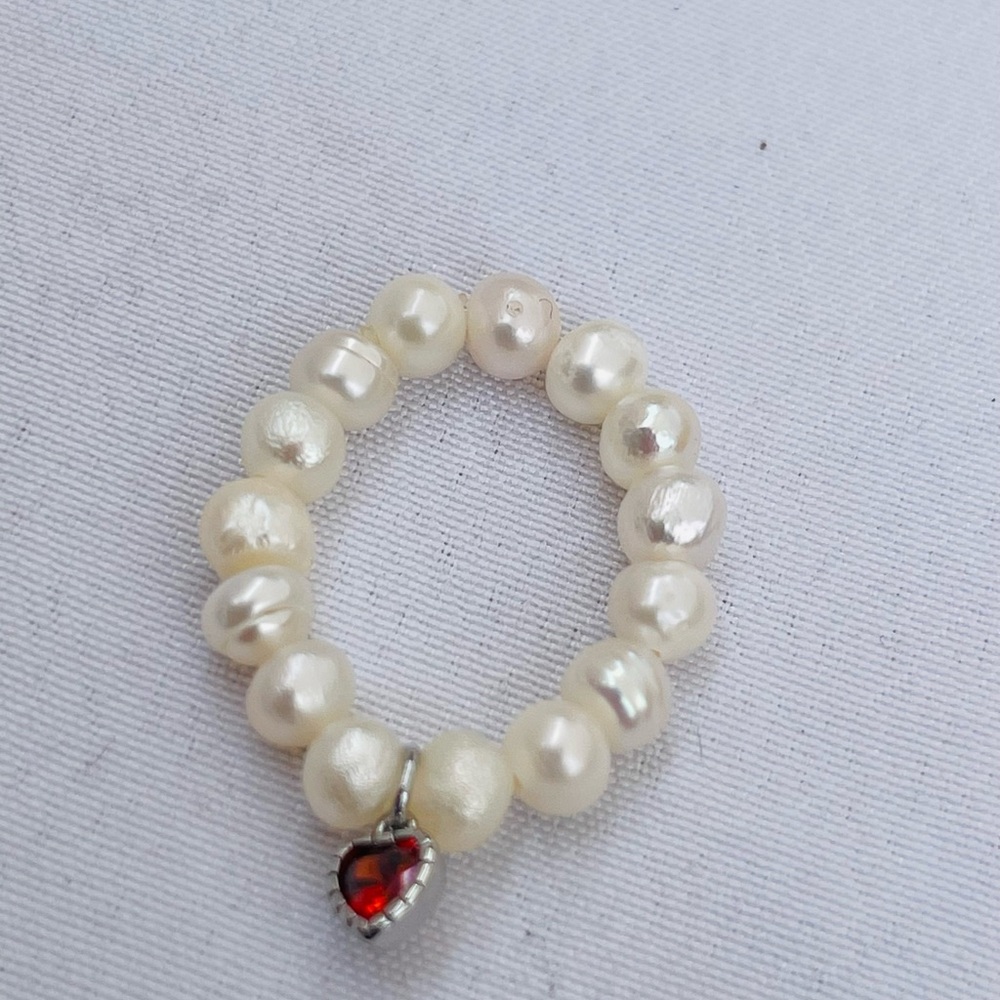 Dalmata Elegant Pearl Bracelet with sterling Red Heart Charm